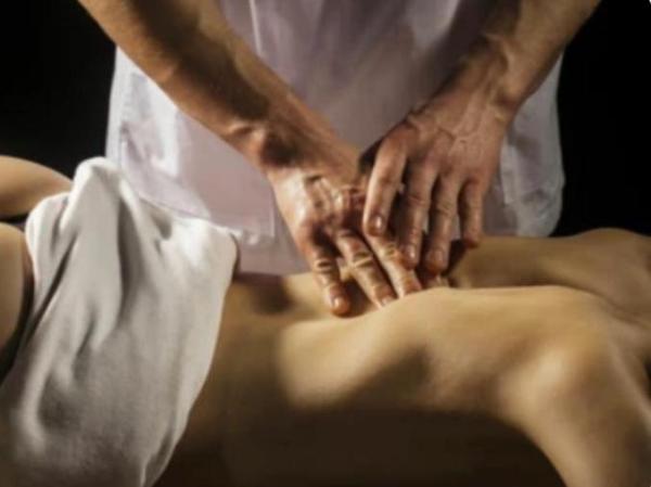 MALE MASSAGE THERAPIST