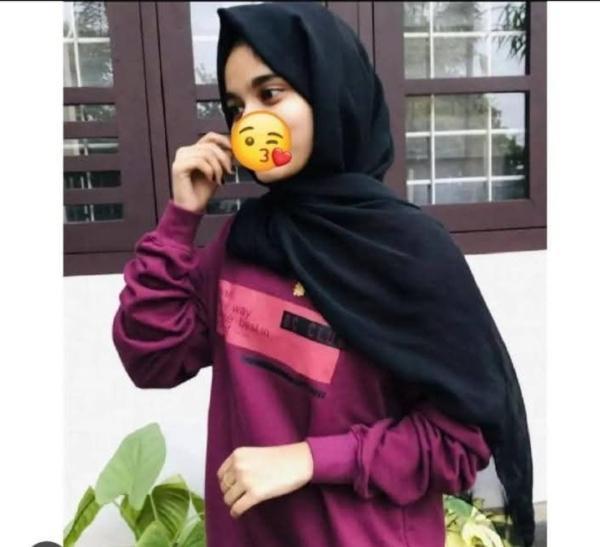 Real Muslim girl 👧 cam show available