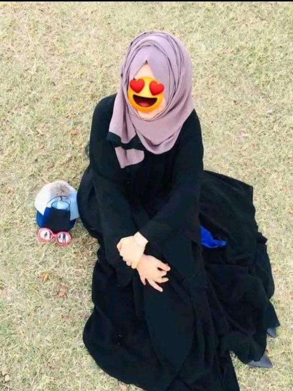 Real Muslim girl 👧 cam show available